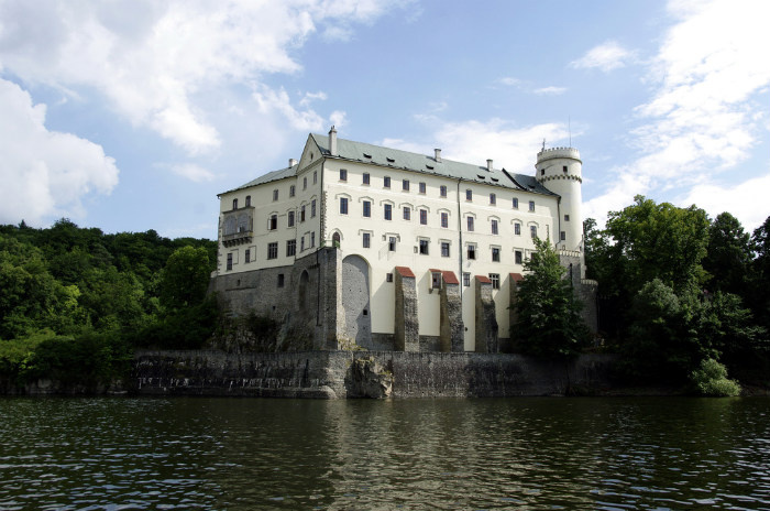 Orlík Castle1