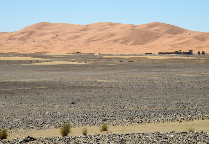 Самая крупная пустыня на земле. Самые большие пустыни на земле. Самый большой пустыни в мире. Две самые большие пустыни.